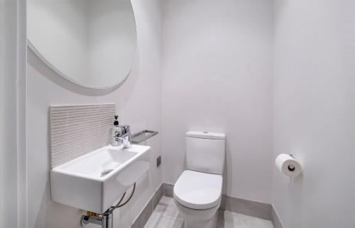 City Apartments - Clifton Green 2 Bedroom Apartment photo 9