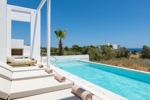 Cette villa dispose d'une piscine avec vue. dans l'établissement Seadream Villa, à Lakhania