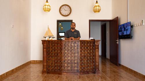Členové personálu v ubytování Hotel Hojari - Jabal Samhan, Salalah