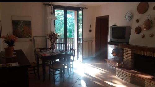 Televisyen dan/atau pusat hiburan di hotel Bologna