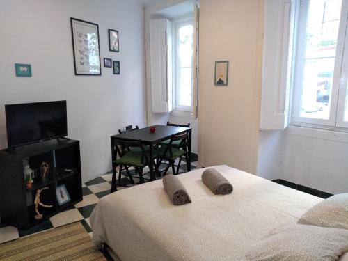 3 bedroom apartment in Mouraria