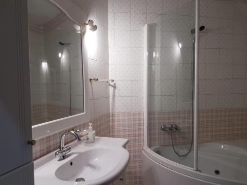 3 bedroom apartment in Mouraria