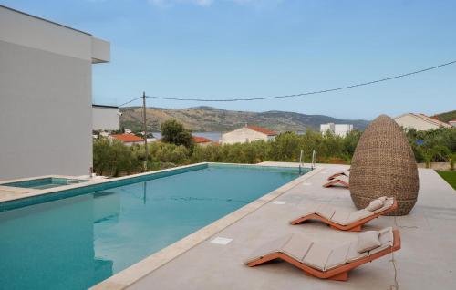 Pet Friendly Home In Seget Vranjica