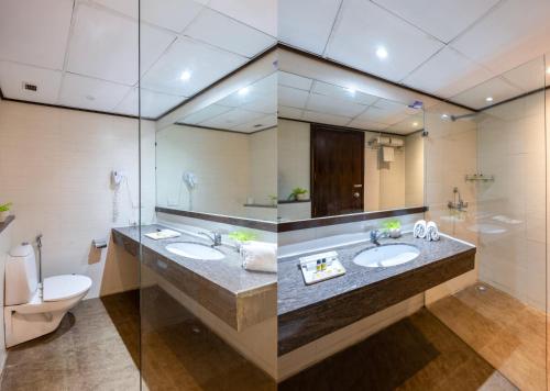 Ένα μπάνιο στο Arch Plaza - Near Yashobhoomi Convention Centre Dwarka