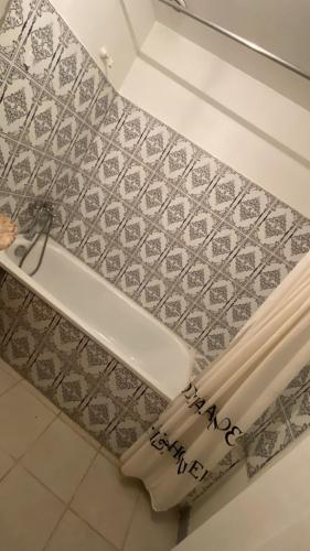 Ένα μπάνιο στο L'Oret'Home
