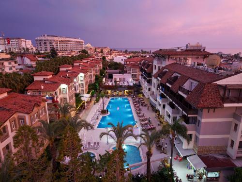 Πισίνα στο ή κοντά στο Side Village Family Suite - All Inclusive