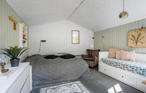 Ένα ή περισσότερα κρεβάτια σε δωμάτιο στο Three-Bedroom Holiday Home In Vig