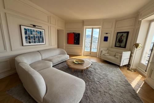 Brand-new 100 sqm apartment with breathtaking panoramic views over Cannes