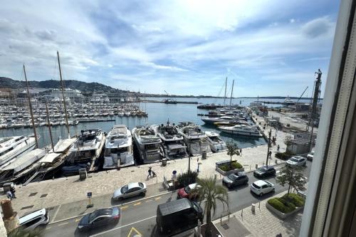 Brand-new 100 sqm apartment with breathtaking panoramic views over Cannes