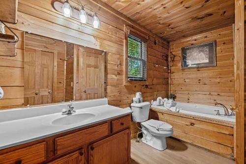 Koupelna v ubytování Trappers Trace by American Patriot Getaways
