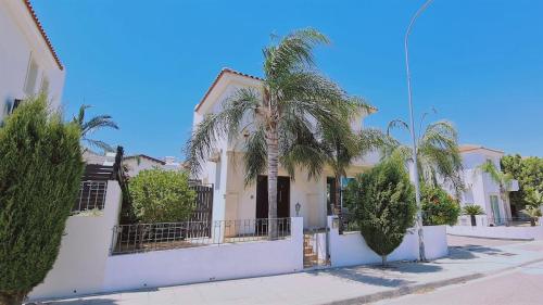 STAY Sunny Bay Villa