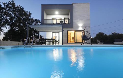 Stunning Home In Debeljak