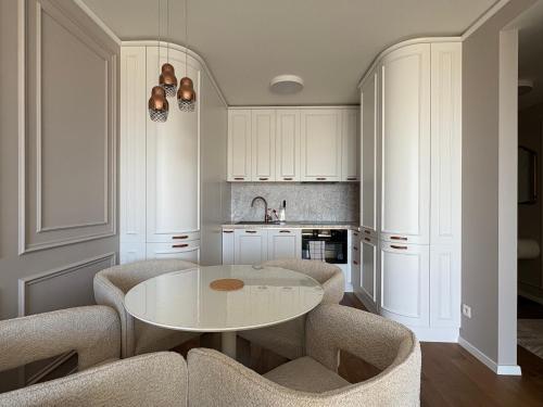 Royal Suite under the Castle with UFO view & FREE PRIVATE PARKING