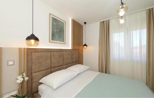 Ένα ή περισσότερα κρεβάτια σε δωμάτιο στο Beautiful Home In Debeljak