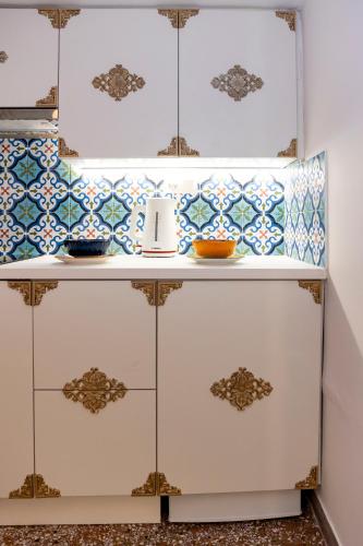 1001 Nights - Low Celling Studio in downtown