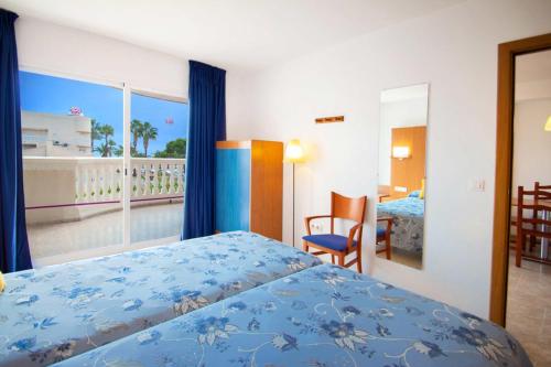 Postel nebo postele na pokoji v ubytování Hotel Servigroup Romana
