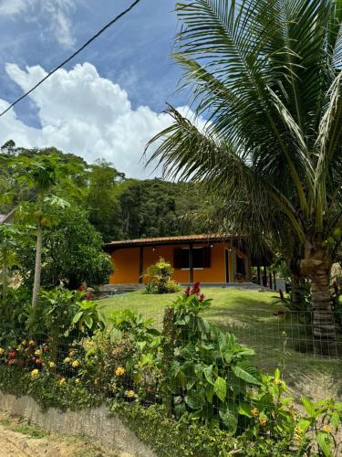 Taman di luar Canto dos Pássaros, Sana