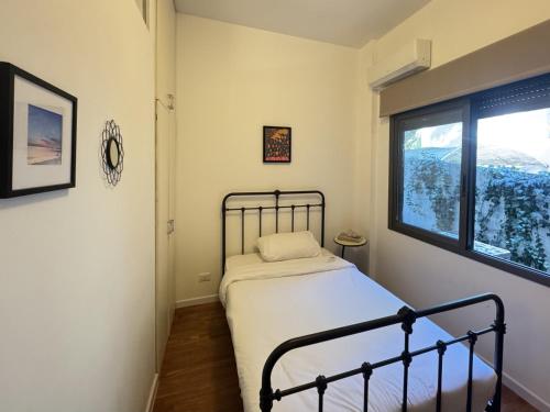 Haus 22, 2-BR in Gemmayzeにあるベッド