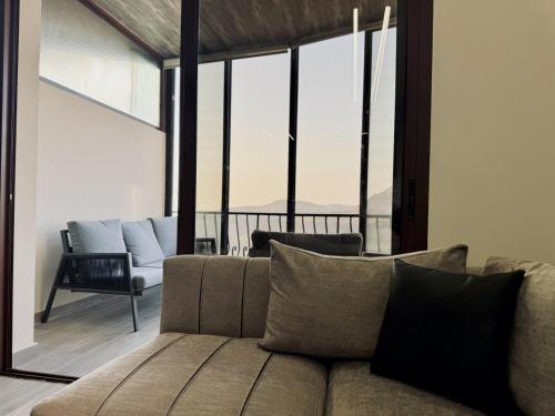 Un lugar para sentarse en Eden - 2-BR in Tilal Aassal