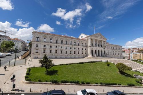 178 Stunning Parliament Views - by Feeling Inn