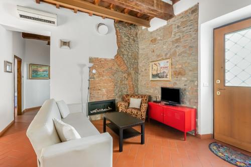 Foto GuestHost - Florence Nest Steps from Cascine Park 1
