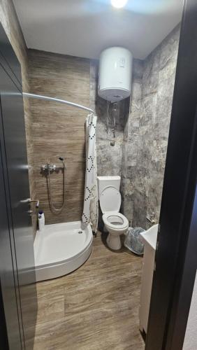 Ένα μπάνιο στο Grand apartmani