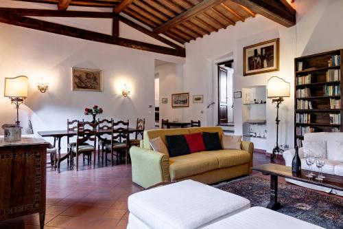 Farinata Apartment by Mamo Florence