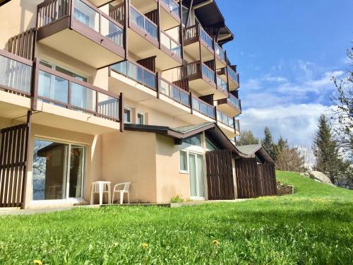 Το κτήριο όπου στεγάζεται  το διαμέρισμα