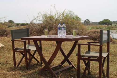 Ποτά στο Yala Mobile Camping inside the National Park