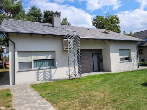Budova, kde se vila nachází