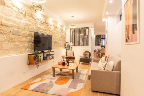 Foto ParisConciergerie - Duplex for 12 with Cinema, 4BR 4