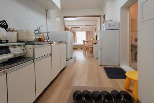Η κουζίνα ή μικρή κουζίνα στο Home Story in Tokyo Hirai&新宿-Ueno-秋葉原まで直通&東京屋語
