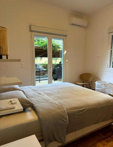Modern Glyfada Apartment Sleeps 6, 5min Walk to Beach