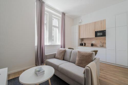 Blueground Holešovice city view nr Vltava PRG-53