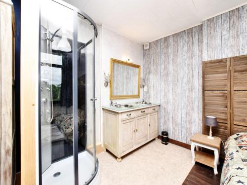 a bathroom with a shower and a sink at Lierneux Forest View Lodge in Lierneux