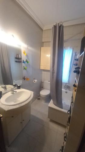 Habitación amplia y cómoda