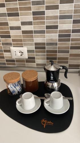 Tetera y cafetera en Dimora Vaticano apartments