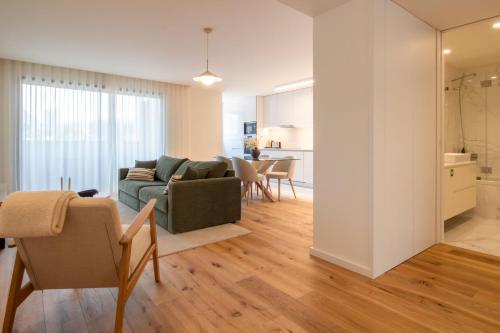 Gaia Elegant Apartment with Patio by LovelyStay