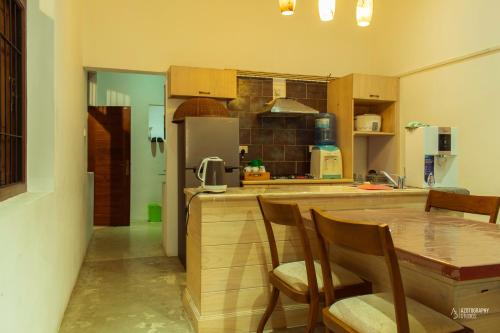 Una cocina o zona de cocina en 4BR AC Private Villa Kandy