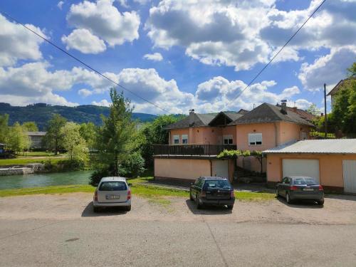 Foto Riverside Panorama Apartment 1 near City Center Brko 1 3