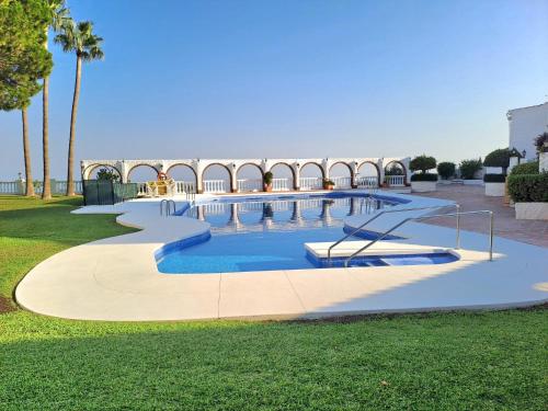 Brand new, Villabonita, sea views, swimming pool and parking