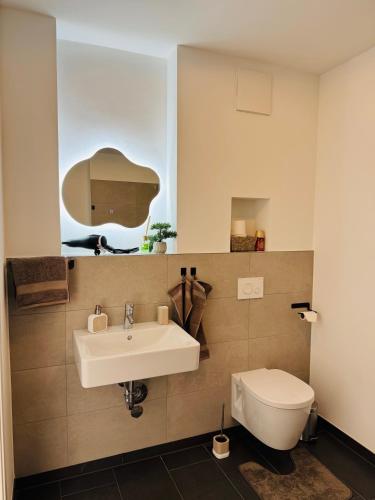 Ένα μπάνιο στο Familientraum 10min zur Ostsee und nach Lübeck Zentrum mit Parkplatz & Balkon