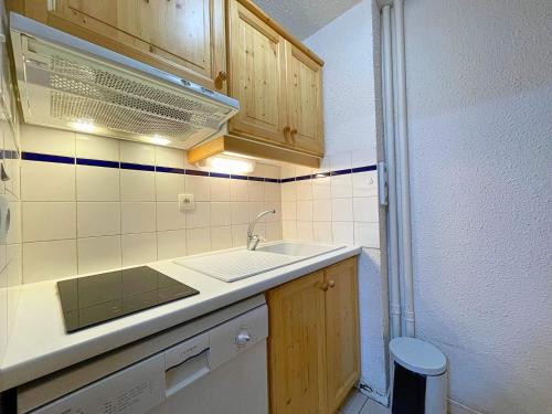 Appartement 6 pers avec balcon exposé Sud, au pied des pistes des Menuires, quartier Croisette - FR-1-452-210