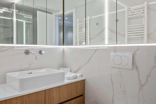 Bilik mandi di Luxury Apartment Arsenal Suite Hvar