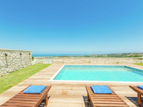 Πισίνα στο ή κοντά στο New villa with private pool, privacy, near sea and Arkadi monastery on NW coast