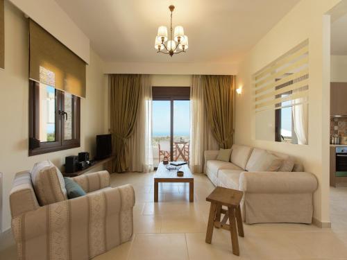 Χώρος καθιστικού στο New villa with private pool, privacy, near sea and Arkadi monastery on NW coast