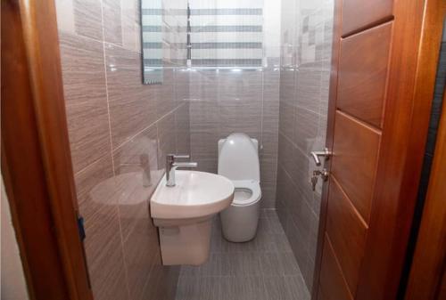 Ένα μπάνιο στο Efie PA Apartments