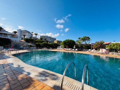 Neptuno Beachfront Retreat with smart TVs and Terrace