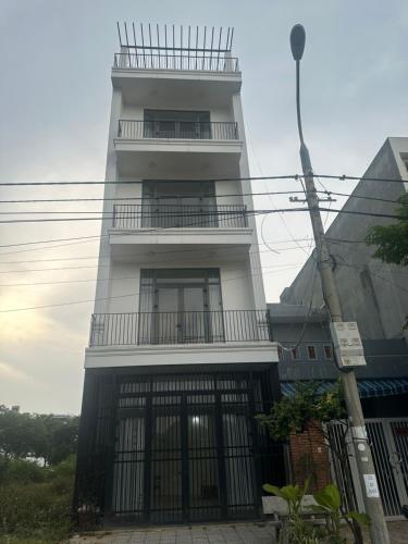 Bangunan di mana terletaknya rumah tamu ini