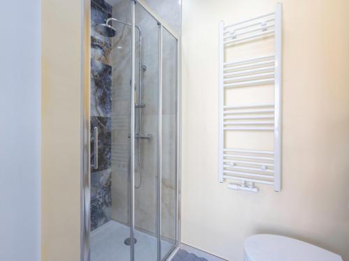 Vannituba majutusasutuses Chambre de luxe MADRID a LIEGE Sale de bain privée 1er étage check in autonome cuisine partagée